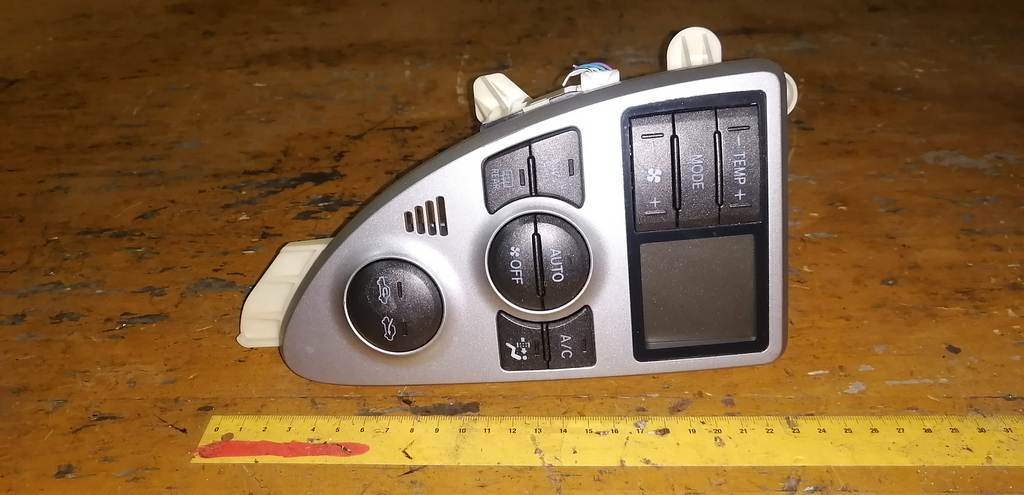 климат-контроль Toyota Ractis 0