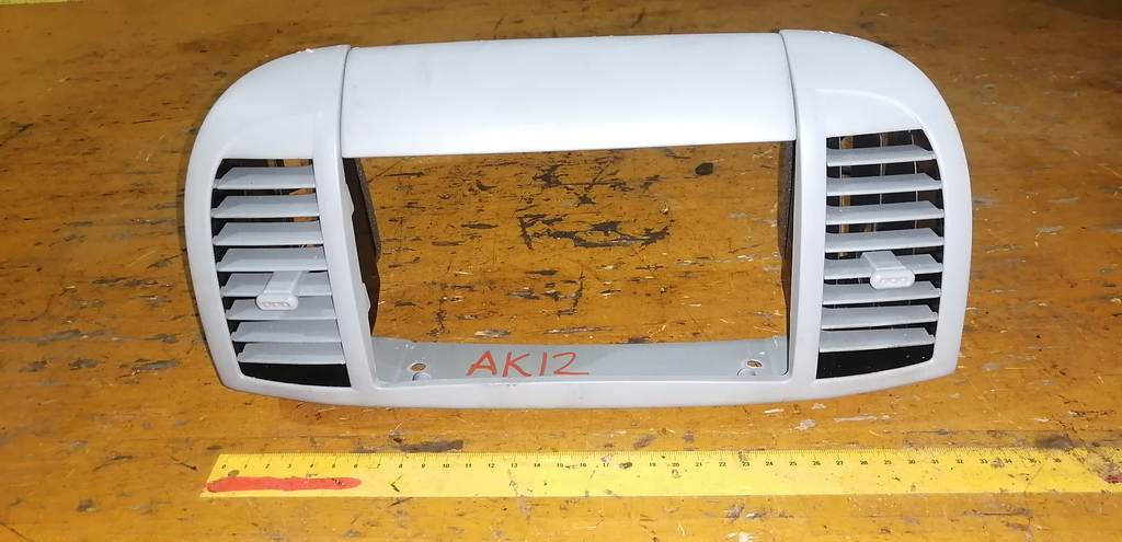 консоль магнитофона Nissan March 0