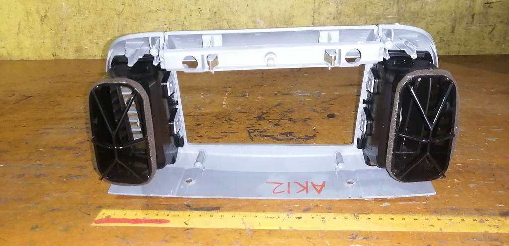 Салон Nissan March 2