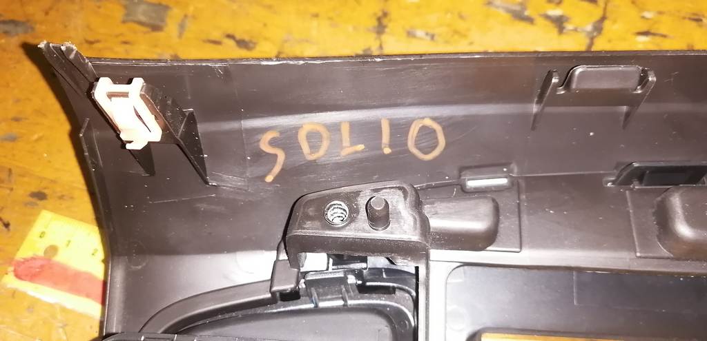 консоль магнитофона Suzuki Solio 3