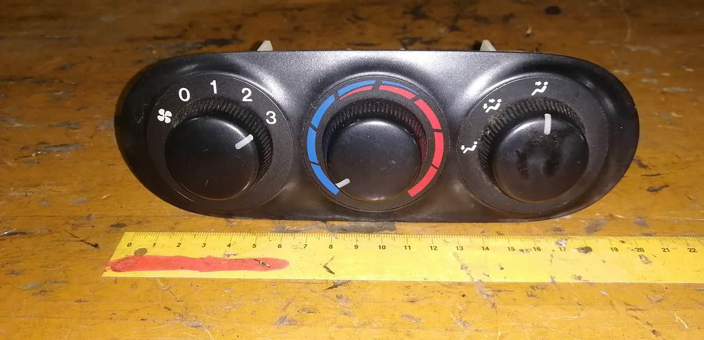 климат-контроль Mazda MPV 0