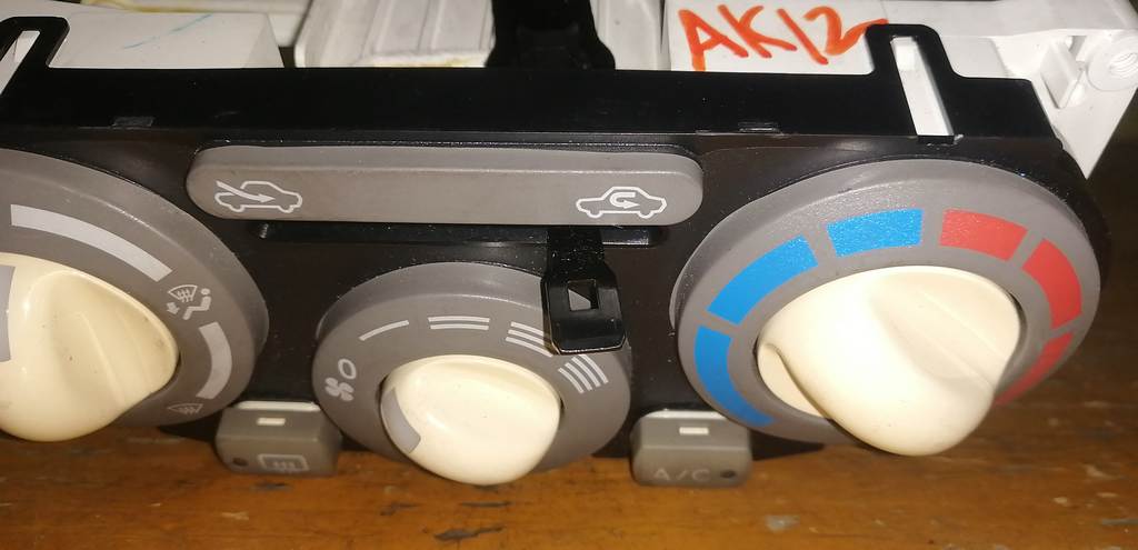 MARCH AK12 КЛИМАТ-КОНТРОЛЬ+КОНСОЛЬ Nissan March 1