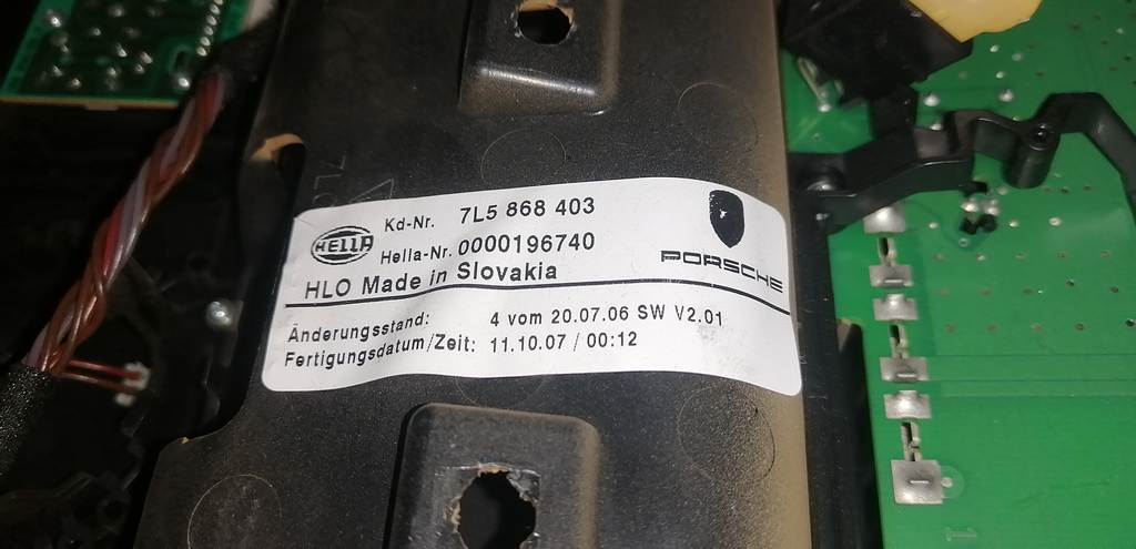 CAYENNE 957 ПЛАФОН, ДЕФЕКТ Porsche Cayenne 4