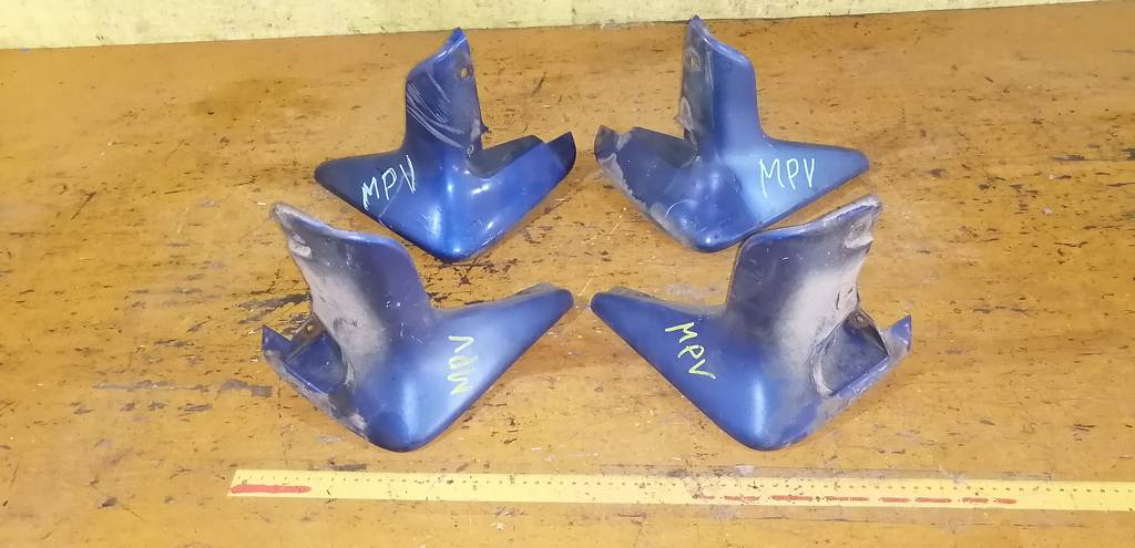 брызговик Mazda MPV 0