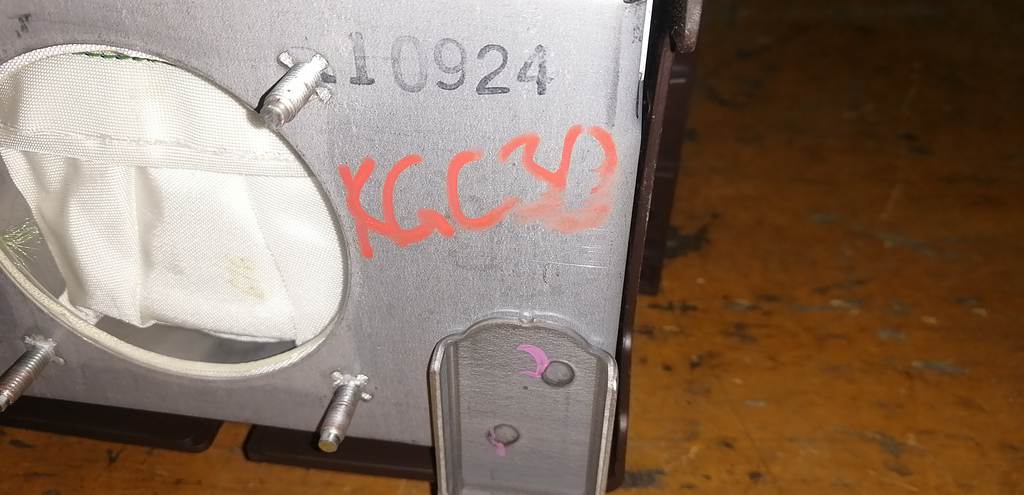 PASSO KGC30 НАКЛАДКА AIRBAG ПАССАЖ. Toyota Passo 1