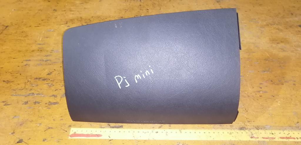 airbag пассажирский Mitsubishi Pajero Mini 0