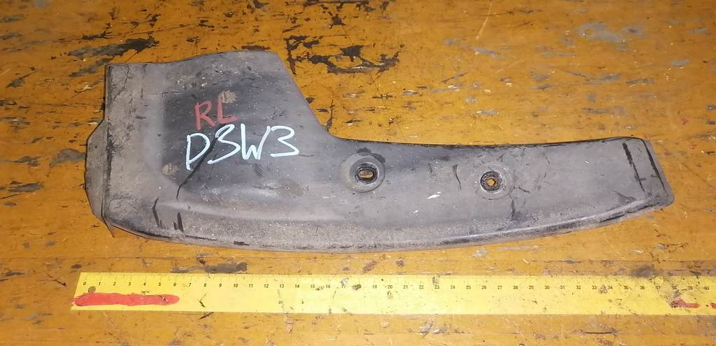 подкрылок Mazda Demio 0