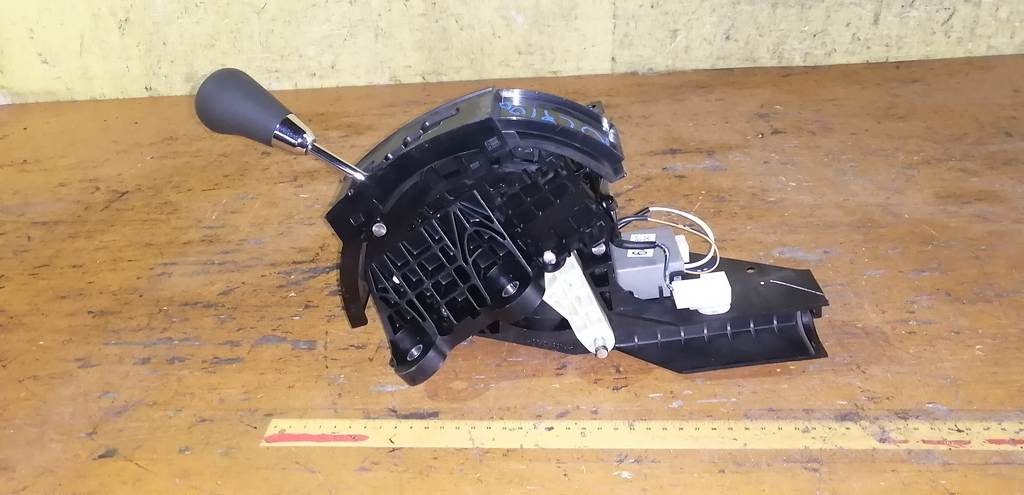 RACTIS NCP100 СЕЛЕКТОР АКПП Toyota Ractis 4