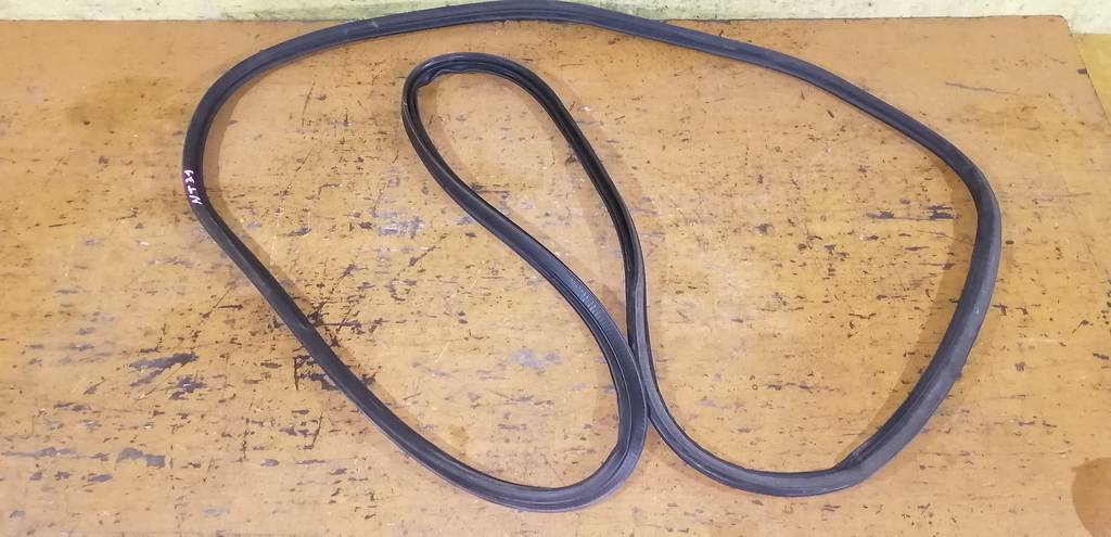 уплотнительная резинка багажника Nissan X-Trail 0