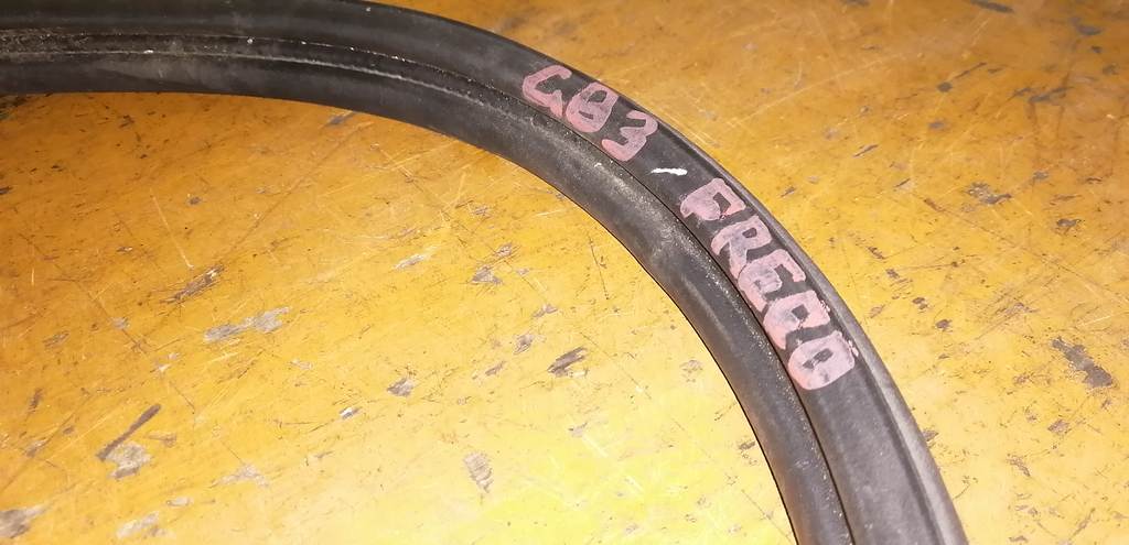 FREED GB3 УПЛОТНИТЕЛЬ 5-Й ДВЕРИ Honda Freed 1