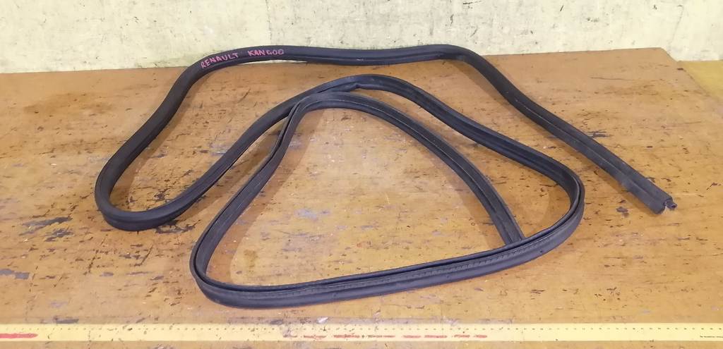 уплотнительная резинка багажника Renault Kangoo 0