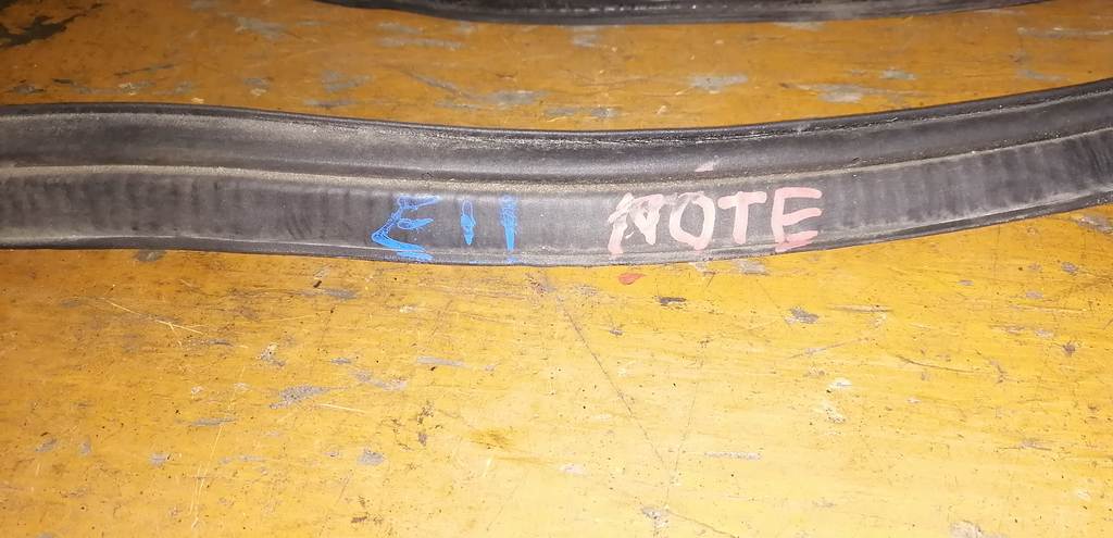 NOTE E11 УПЛОТНИТЕЛЬ 5-Й ДВЕРИ ДЕФЕКТ Nissan Note 1