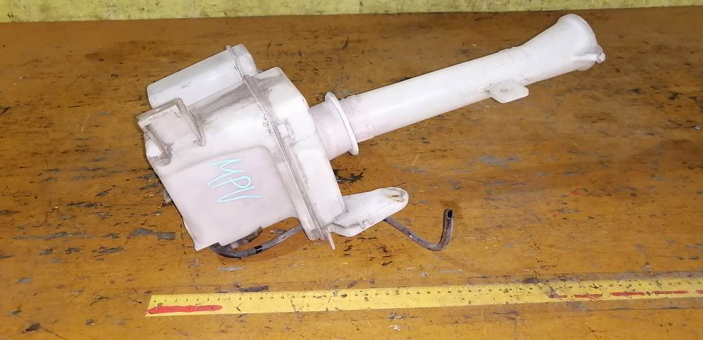 бачок омывателя Mazda MPV 0