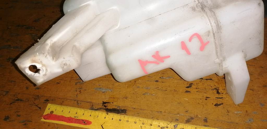 MARCH AK12 БАЧОК ОМЫВАТЕЛЯ Nissan March 1