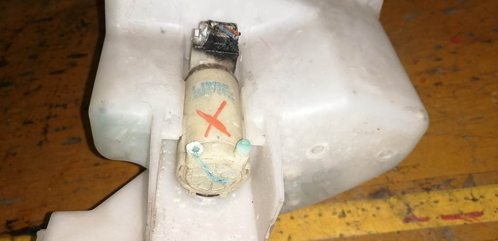 бачок омывателя Nissan March 3