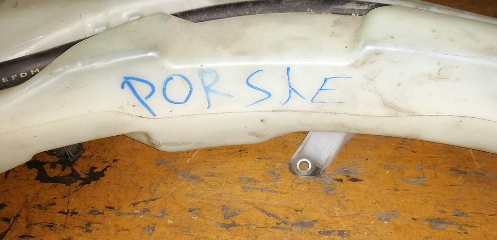 CAYENNE 957 БАЧОК ОМЫВАТЕЛЯ С МОТОРЧ. Porsche Cayenne 1