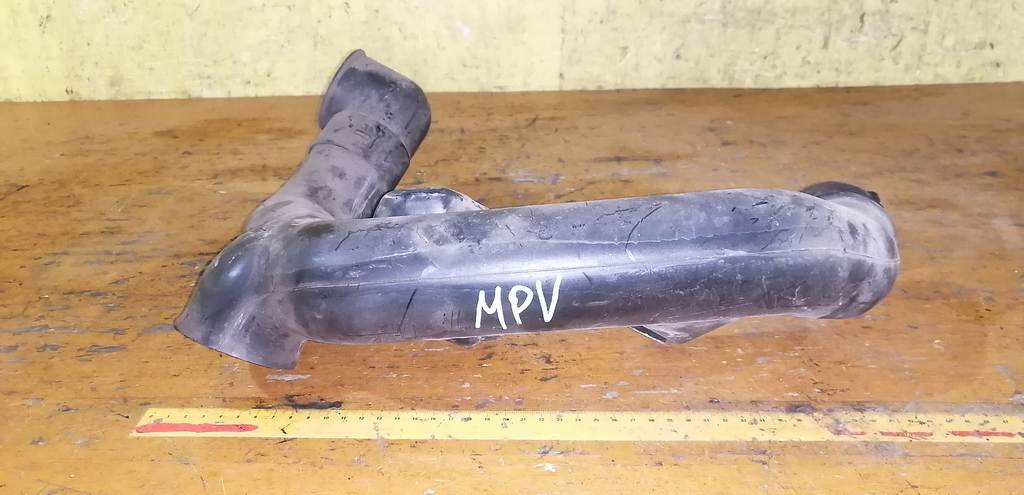 патрубок воздушного фильтра Mazda MPV 0