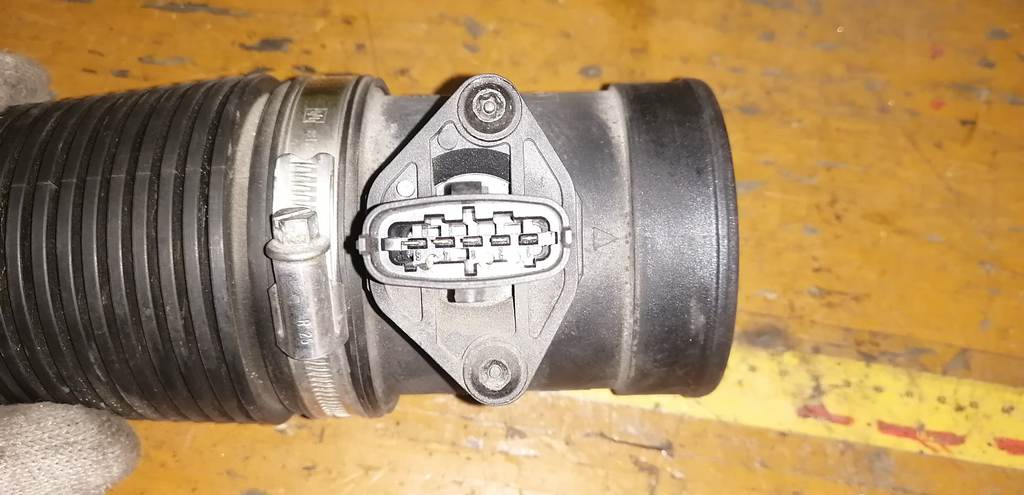 датчик расхода воздуха Porsche Cayenne 3