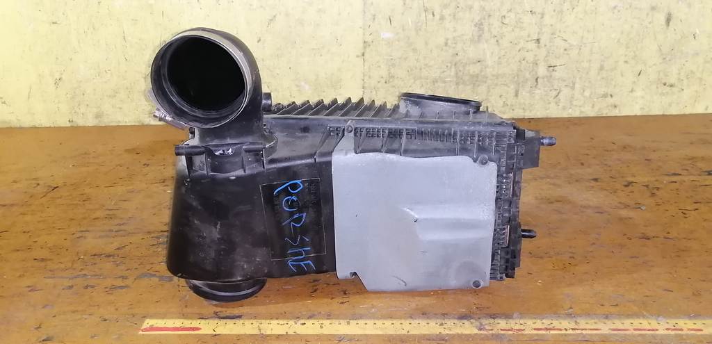 корпус воздушного фильтра Porsche Cayenne 0