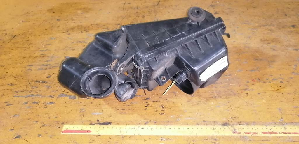 DEMIO DW3W КОРПУС ВОЗДУШНОГО ФИЛЬТРА Mazda Demio 1