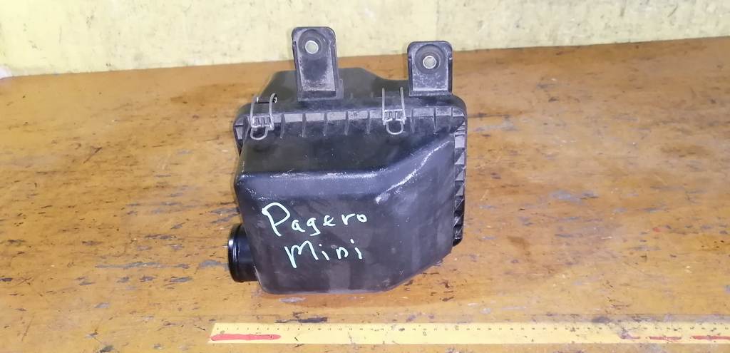 корпус воздушного фильтра Mitsubishi Pajero Mini 0