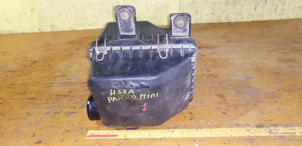 корпус воздушного фильтра Mitsubishi Pajero Mini 0