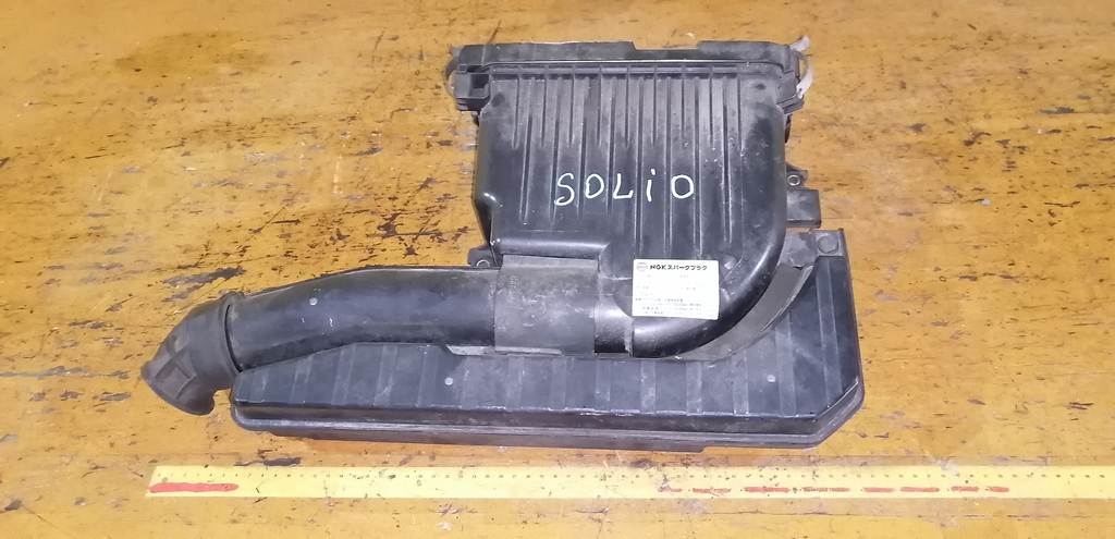 корпус воздушного фильтра Suzuki Solio 0