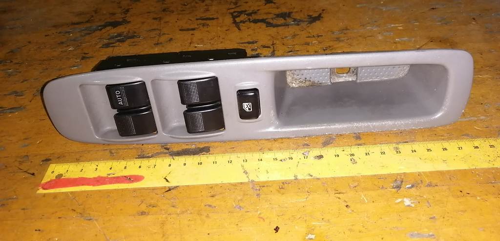 блок упр. стеклоподьемниками Mazda Demio 0