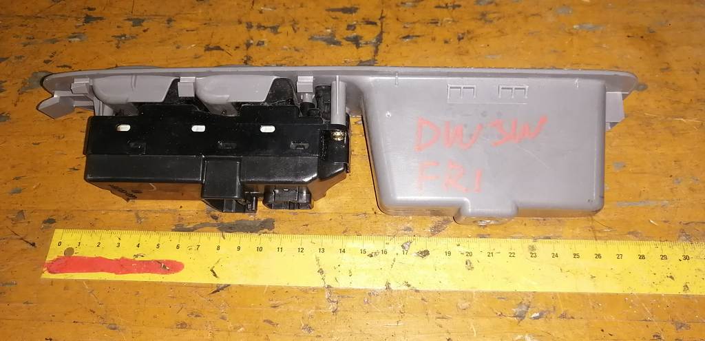 DEMIO DW3W БЛОК УПР.СТЕКЛОПОДЪЕМНИКАМИ 1 Mazda Demio 1