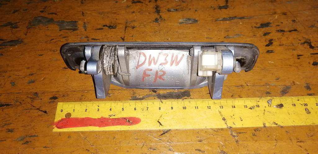 DEMIO DW3W РУЧКА ДВЕРИ ВНЕШН. ПЕРЕДНЯЯ ПРАВАЯ Mazda Demio 1