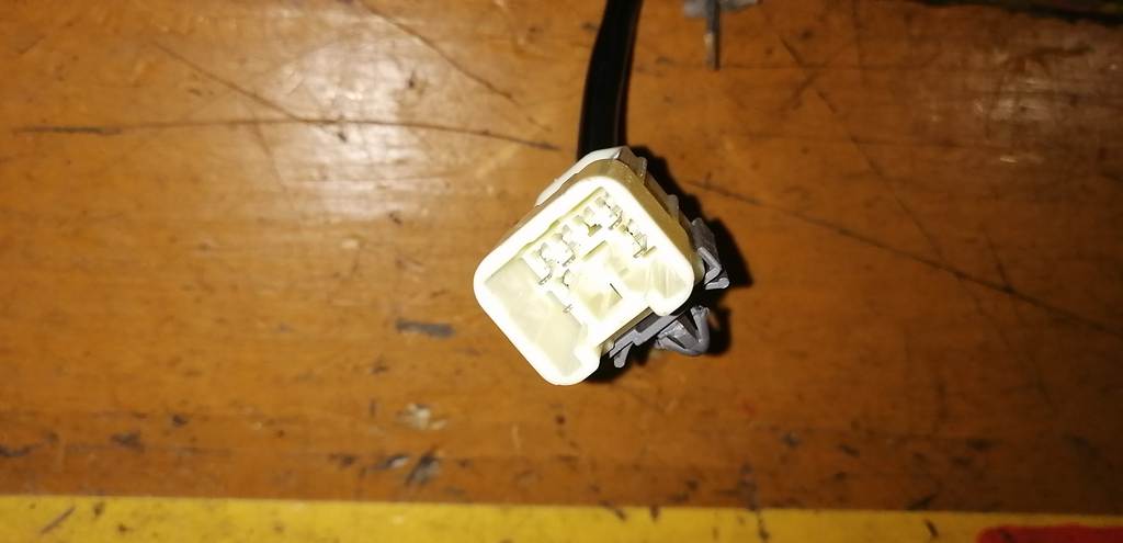 замок двери Mazda Demio 3