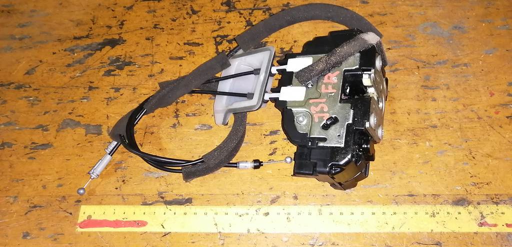 замок двери Nissan Teana 0