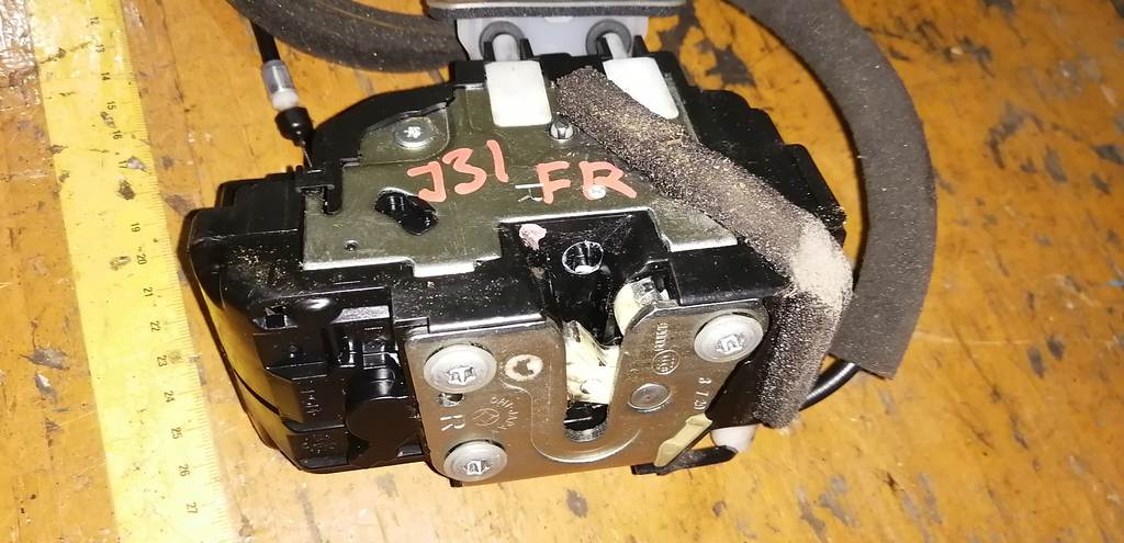 TEANA J31 ЗАМОК ДВЕРИ ПЕРЕДНИЙ ПРАВЫЙ Nissan Teana 1