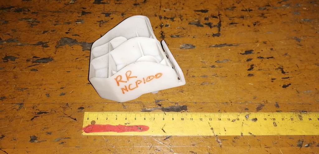 крепеж бампера Toyota Ractis 0