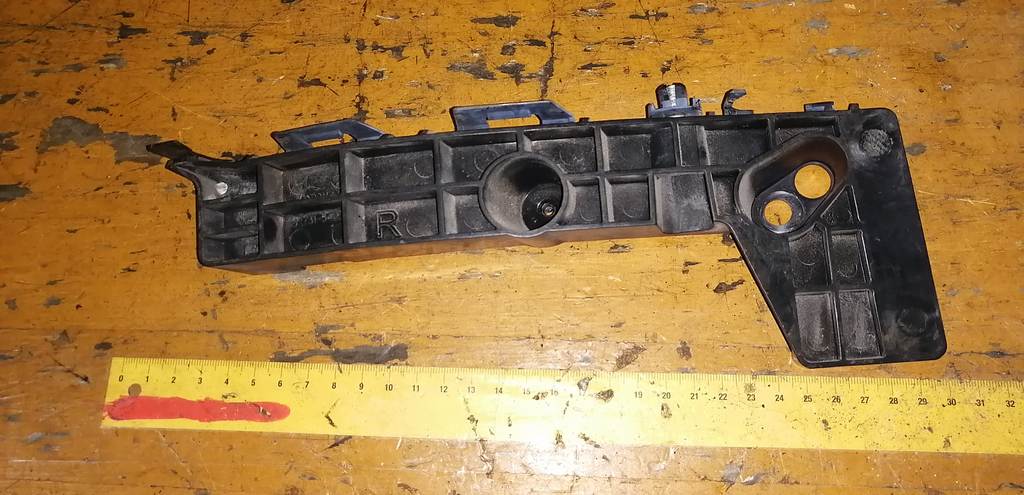 крепеж бампера Suzuki Solio 3