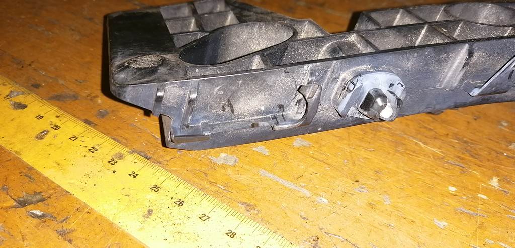 SOLIO MA15S КРЕПЕЖ БАМПЕРА ПЕРЕДНИЙ ПРАВЫЙ Suzuki Solio 4