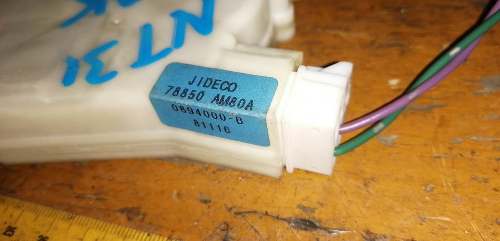 X-TRAIL NT31 ЗАМОК ЛЮЧКА БЕНЗОБАКА Nissan X-Trail 1