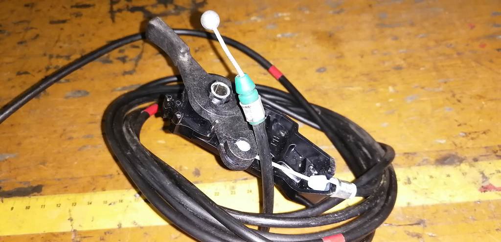 PASSO KGC30 ТРОС ЛЮЧКА БЕНЗОБАКА Toyota Passo 1