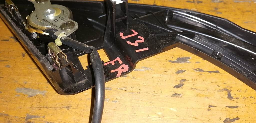 TEANA J31 ТРЕУГОЛЬНИК ЗЕРКАЛА ПРАВЫЙ Nissan Teana 1