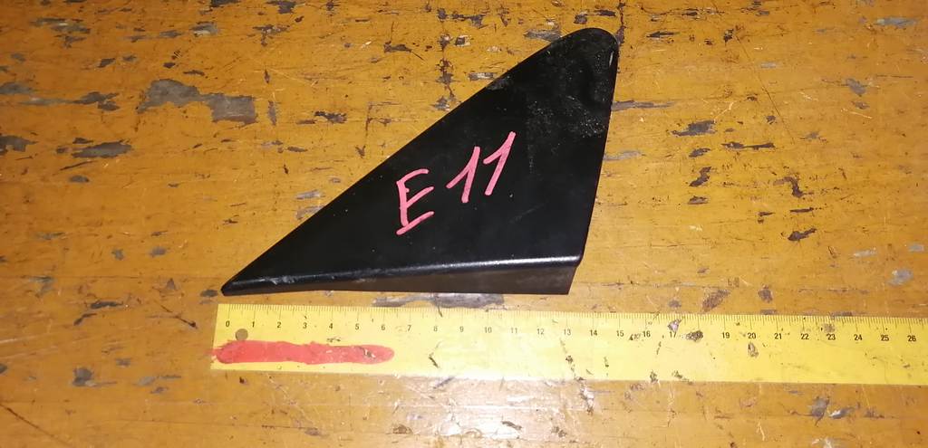 уголок крыла Nissan Note 0