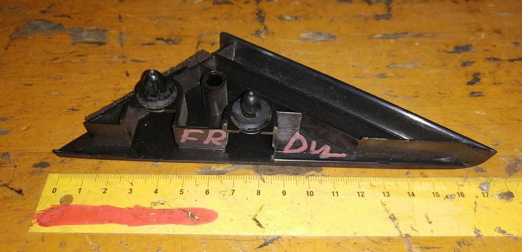 DEMIO DW3W ТРЕУГОЛЬНИК ЗЕРКАЛА ПРАВЫЙ Mazda Demio 1