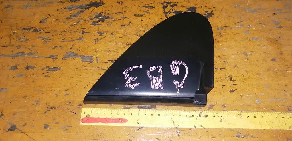 уголок крыла Honda Freed 0