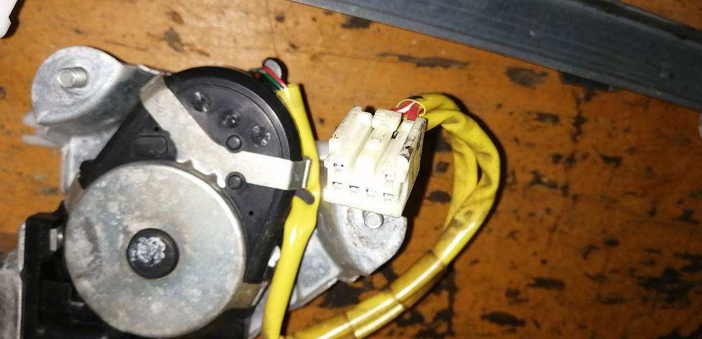 мотор стеклоподъемника Mazda Demio 3