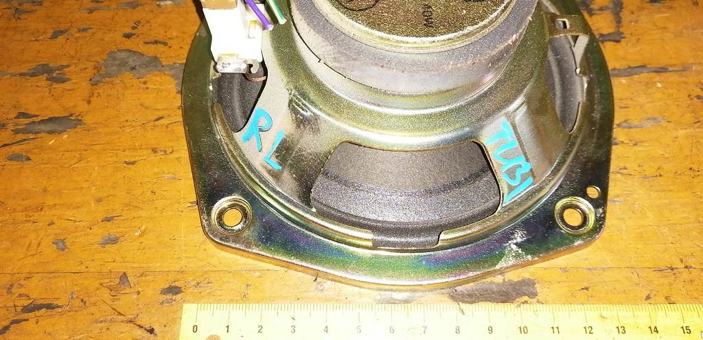 PRESAGE TU31 ДИНАМИК ЗАДНИЙ ЛЕВЫЙ Nissan Presage 1