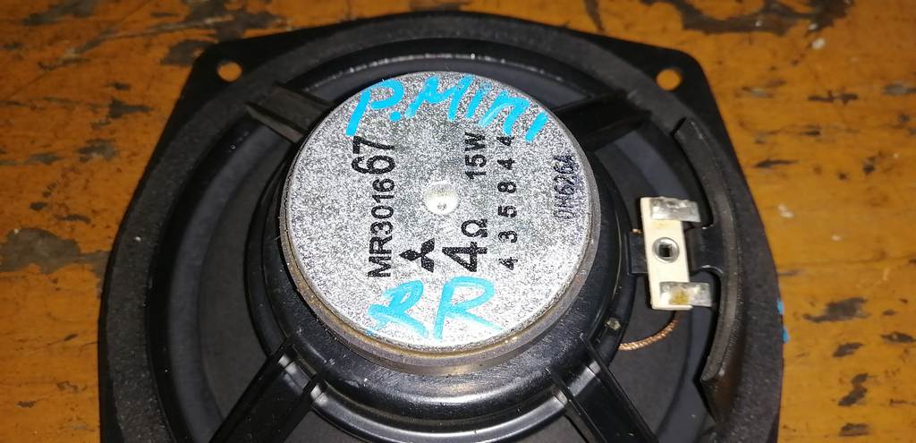 PAJERO MINI H58A ДИНАМИК ЗАДНИЙ ПРАВЫЙ ДЕФЕКТ Mitsubishi Pajero Mini 1