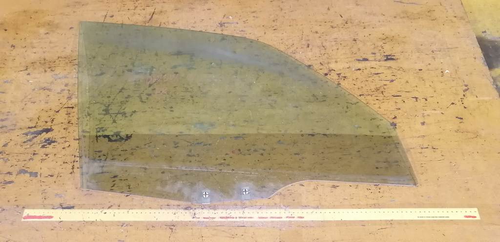 стекло Mazda Demio 0