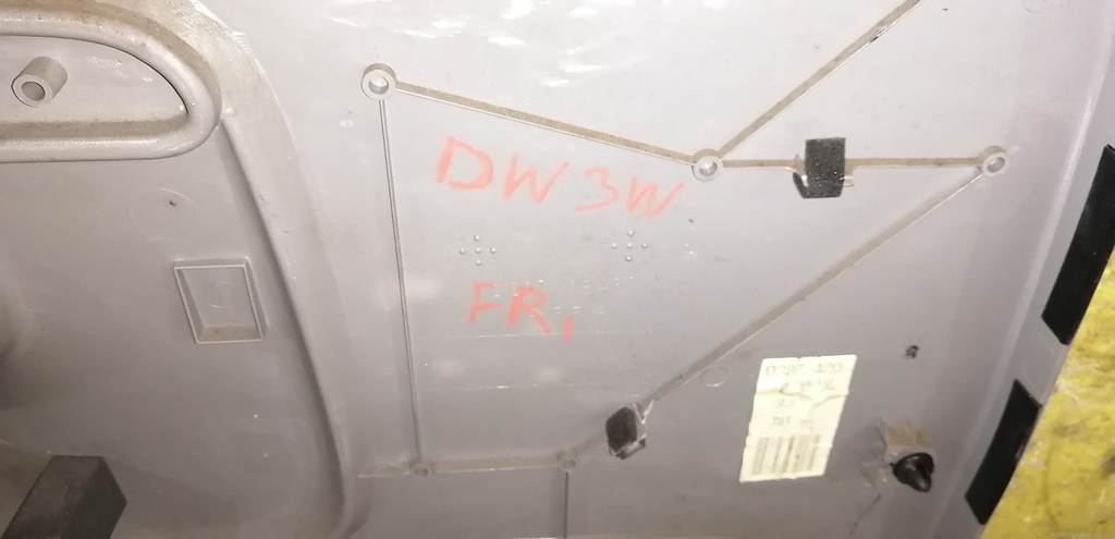 DEMIO DW3W ОБШИВКА ДВЕРЕЙ ПЕРЕДНЯЯ ПРАВАЯ 1 Mazda Demio 1