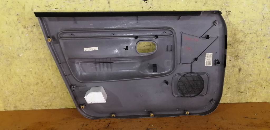 Салон Mazda Demio 2