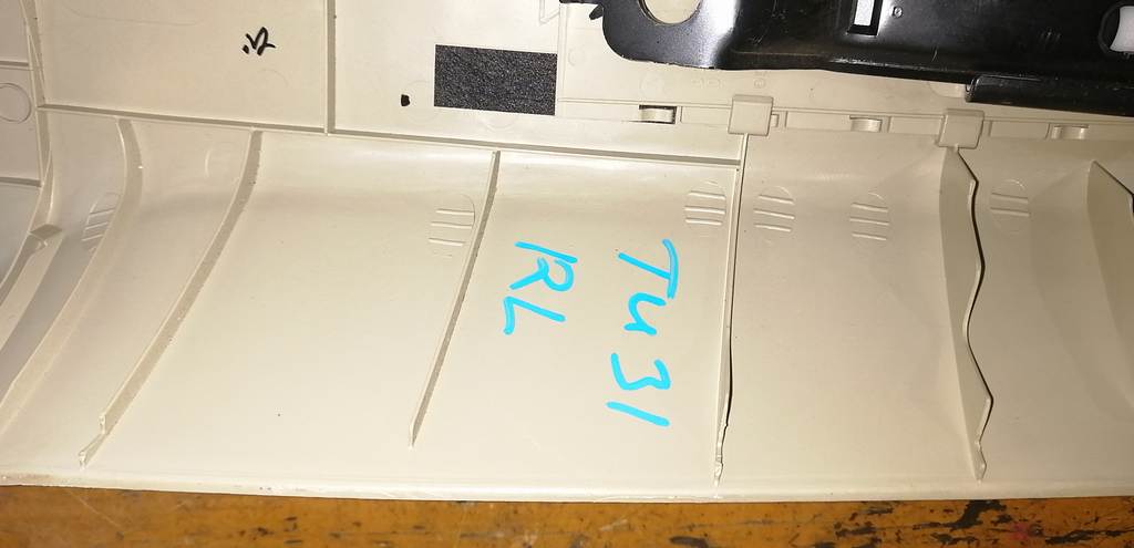 PRESAGE TU31 ОБШИВКА БАГАЖНИКА ЗАДНЯЯ ЛЕВАЯ Nissan Presage 1