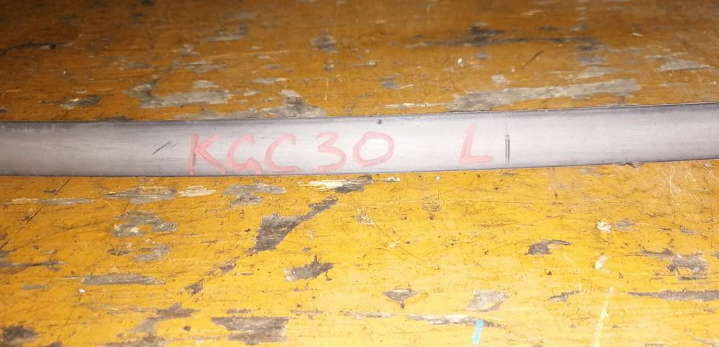 PASSO KGC30 МОЛДИНГ НА КРЫШУ ЛЕВЫЙ Toyota Passo 1